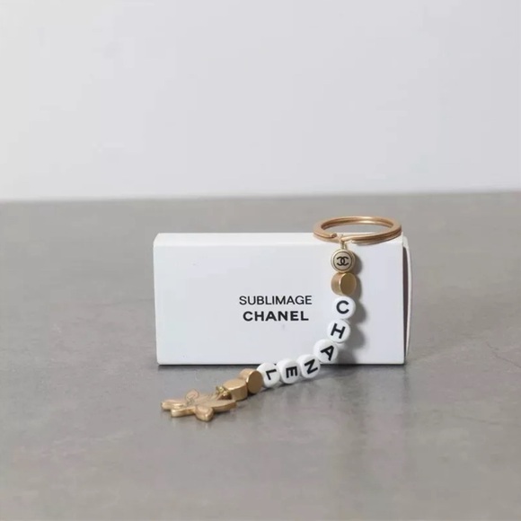 🌺 CHANEL SUBLIMAGE Chanel Beauty Keychain Key Holder - Picture 9 of 10